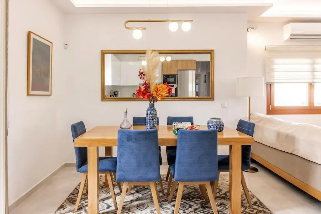 Luxury Four Season Villa By The Sea Gazi Apartment