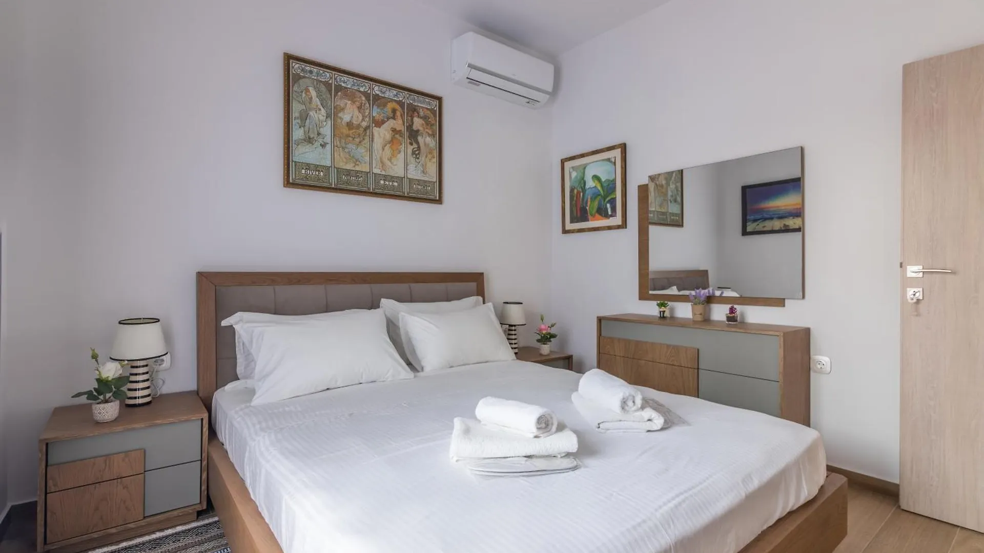 Luxury Four Season Villa By The Sea Gazi